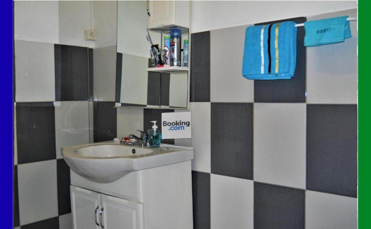 Hostel Des 3 Sources Сент-Марі Екстер'єр фото