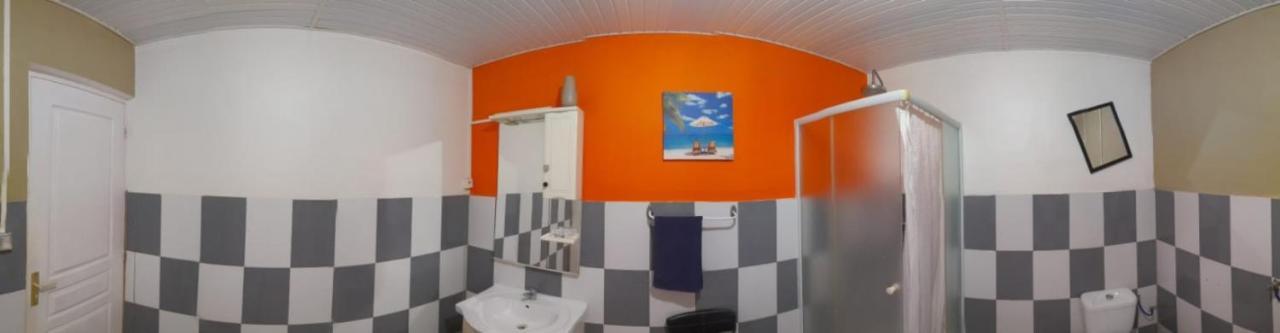 Hostel Des 3 Sources Сент-Марі Екстер'єр фото