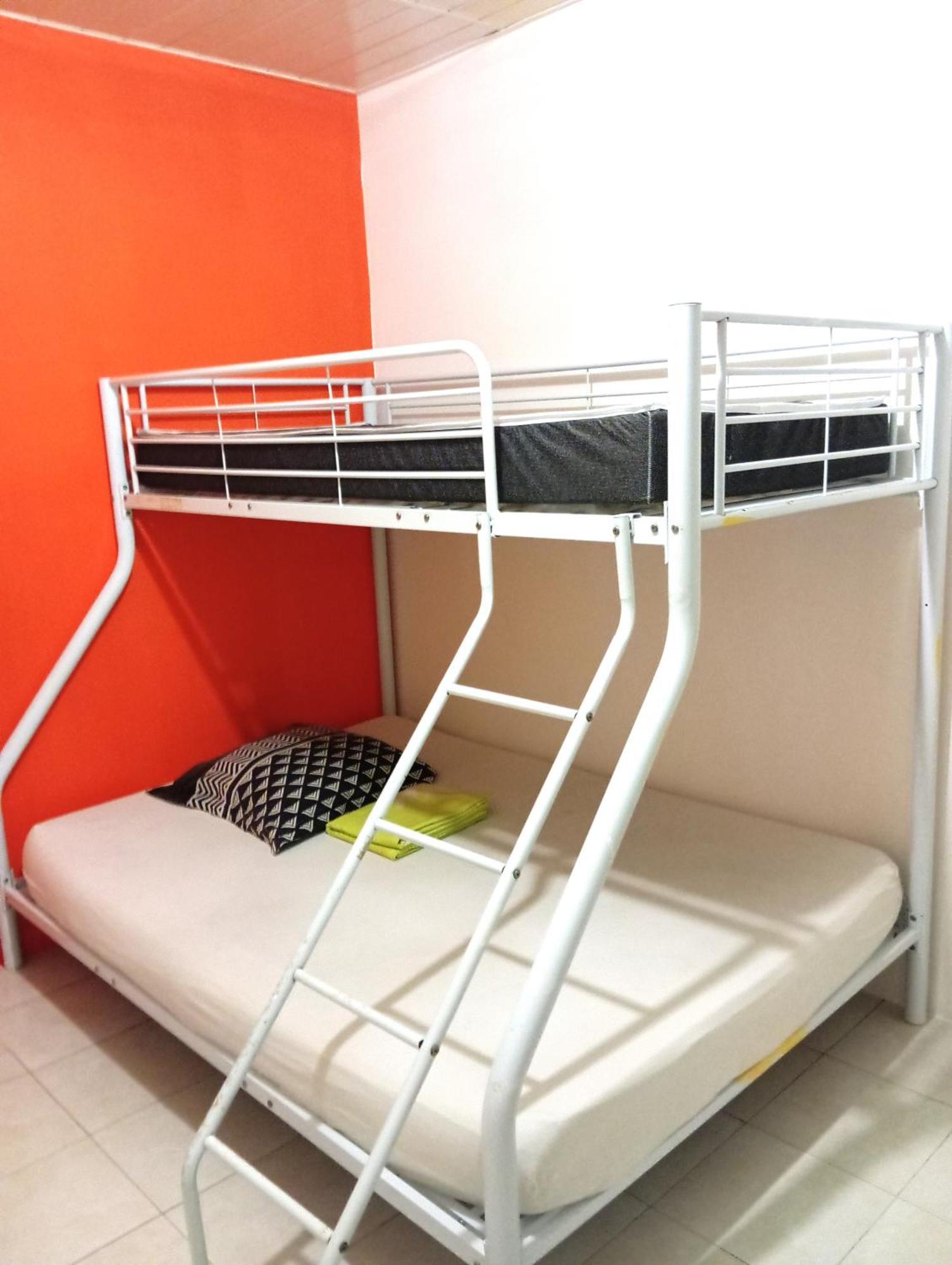 Hostel Des 3 Sources Сент-Марі Номер фото
